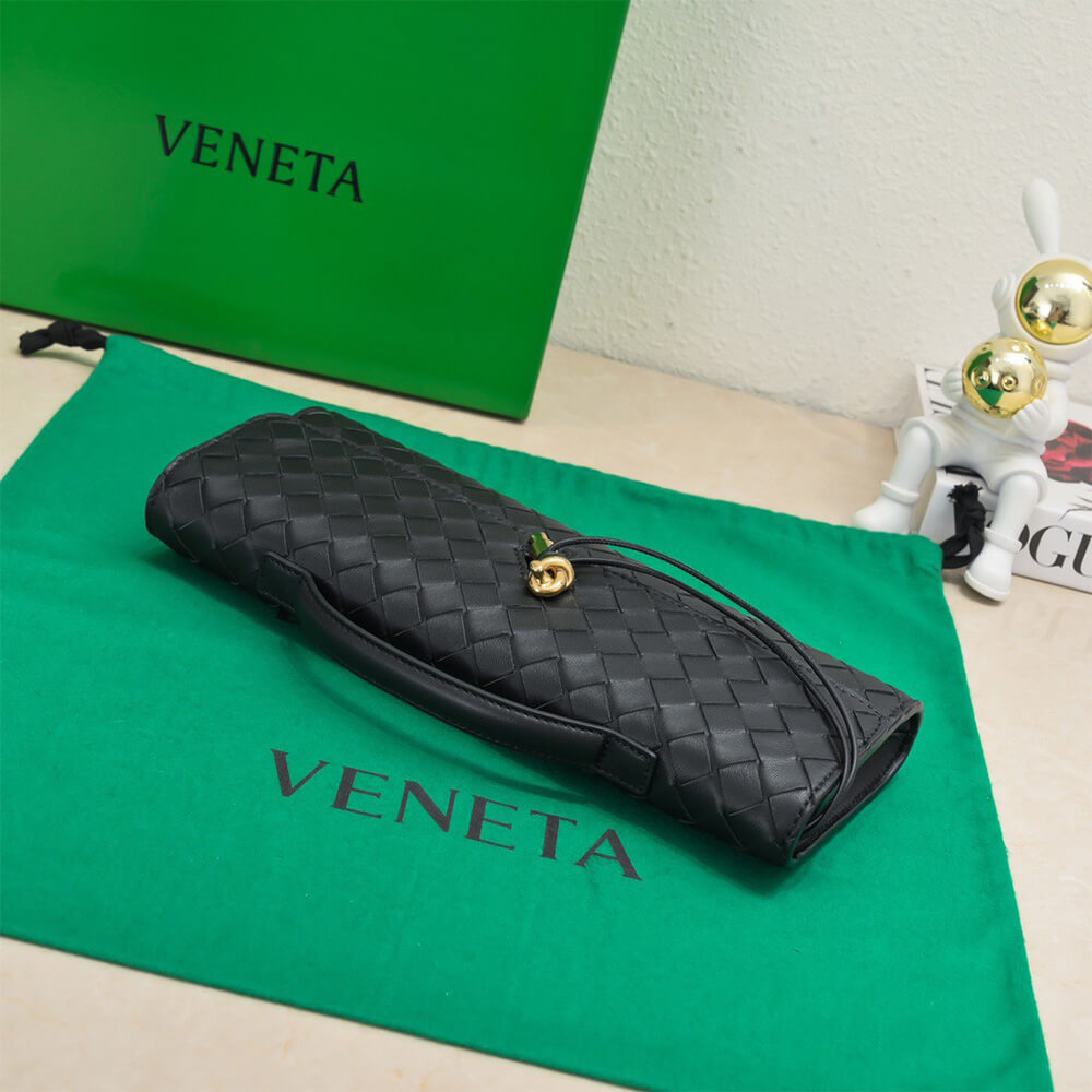 Bottega Veneta Andiamo Clutch Bag - Replica Luxury Bags™