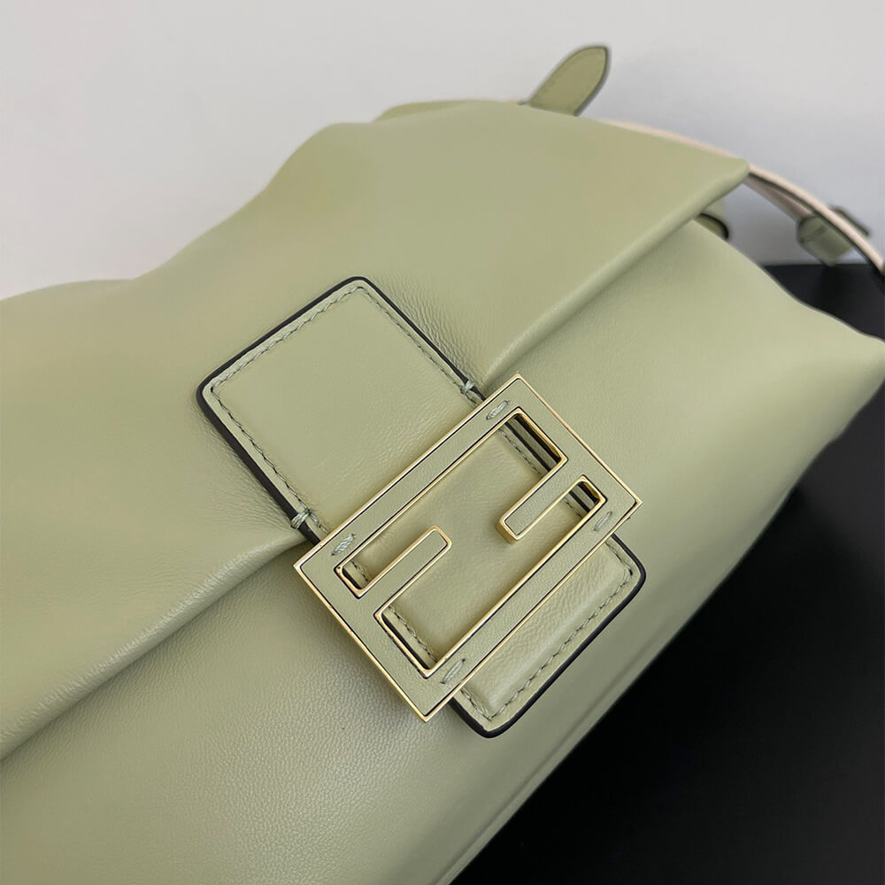 Fendi Mamma Baguette Medium Bag - Replica Luxury Bags™