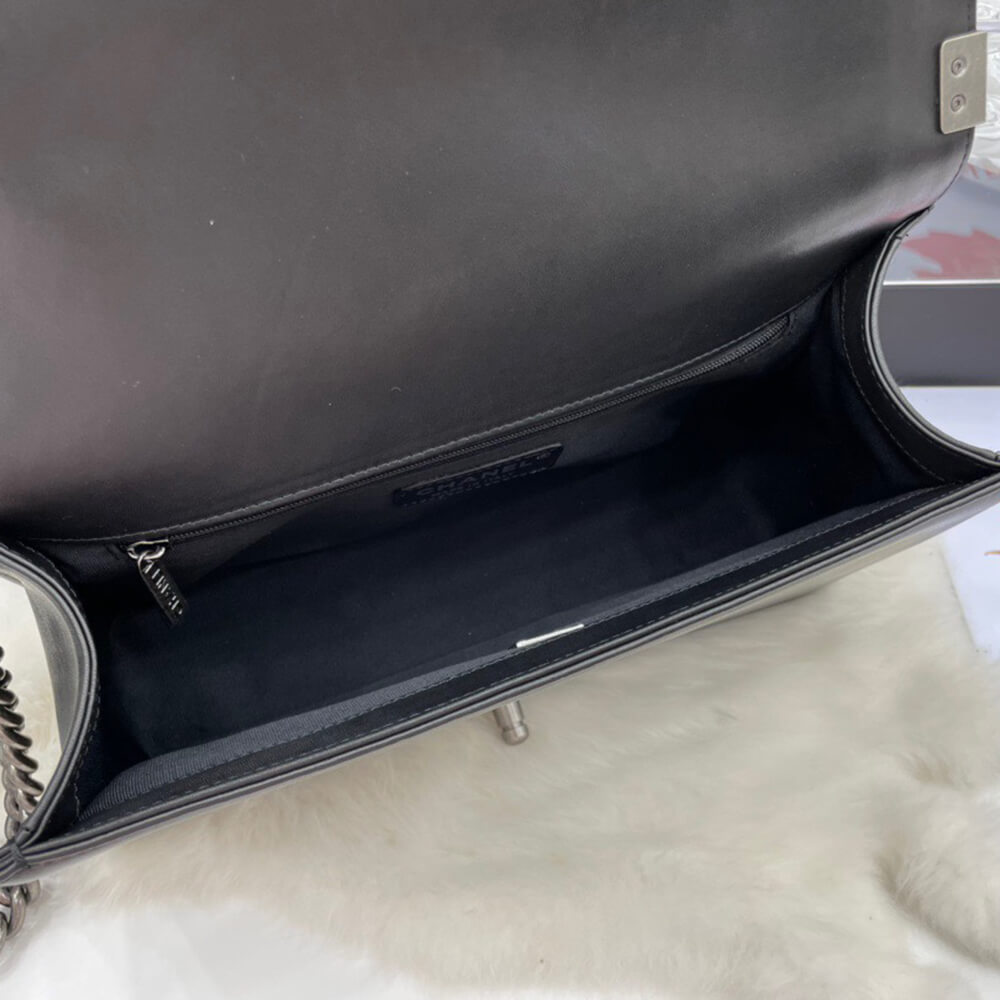 Large Boy Chanel Handbag - Replica Luxury Bags™