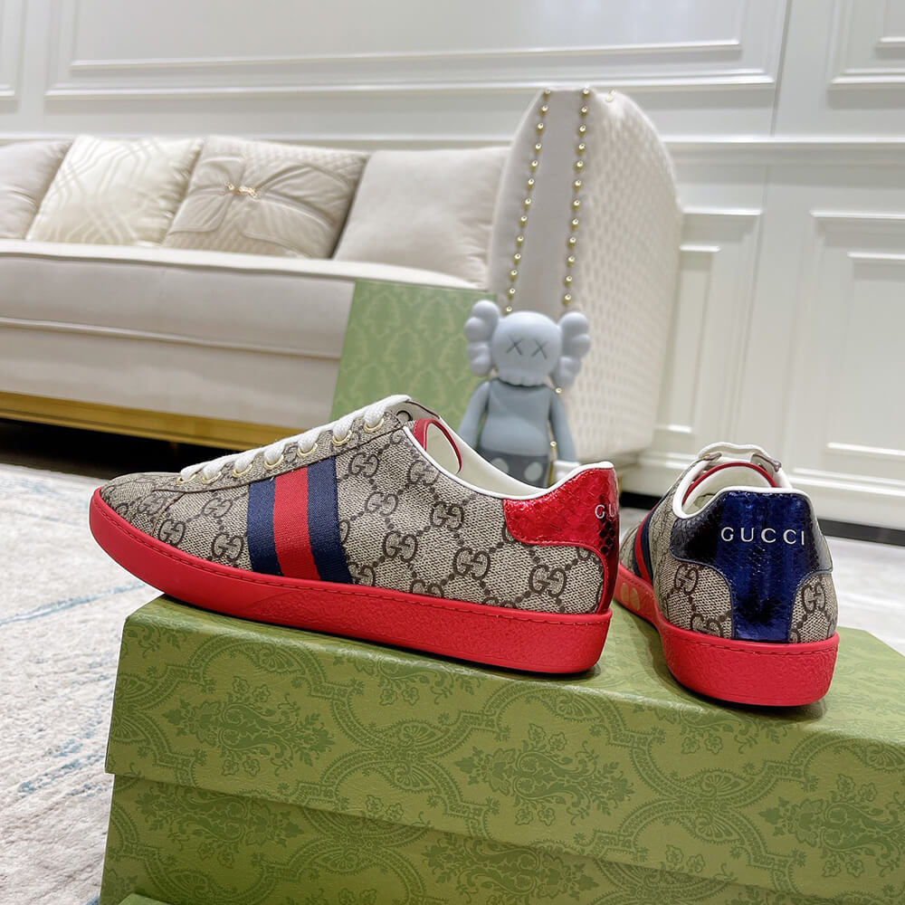 Gucci Ace GG Supreme sneaker with bees Shoes - Replica Luxury Bags™