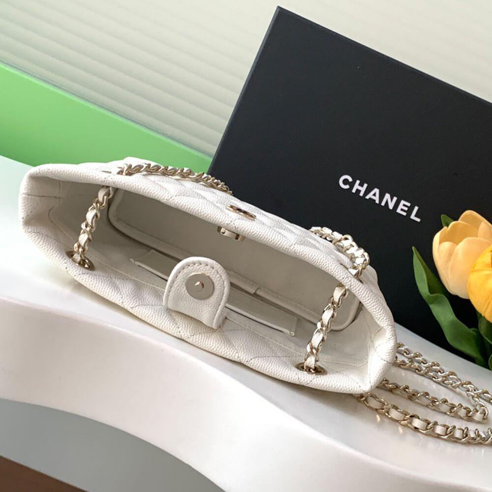 Chanel Classic Clutch Bag with Chain - Replica Luxury Bags™