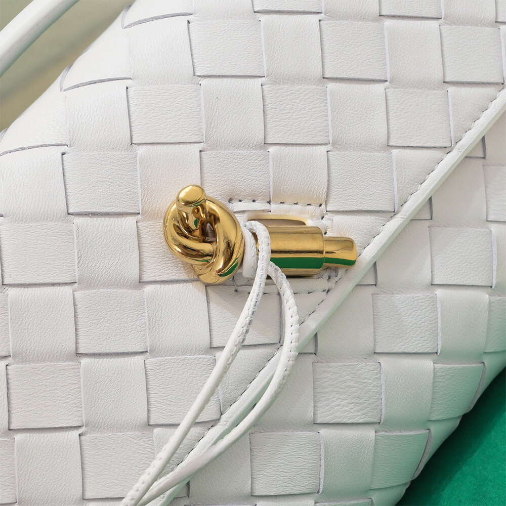 Bottega Veneta Andiamo Clutch Bag - Replica Luxury Bags™