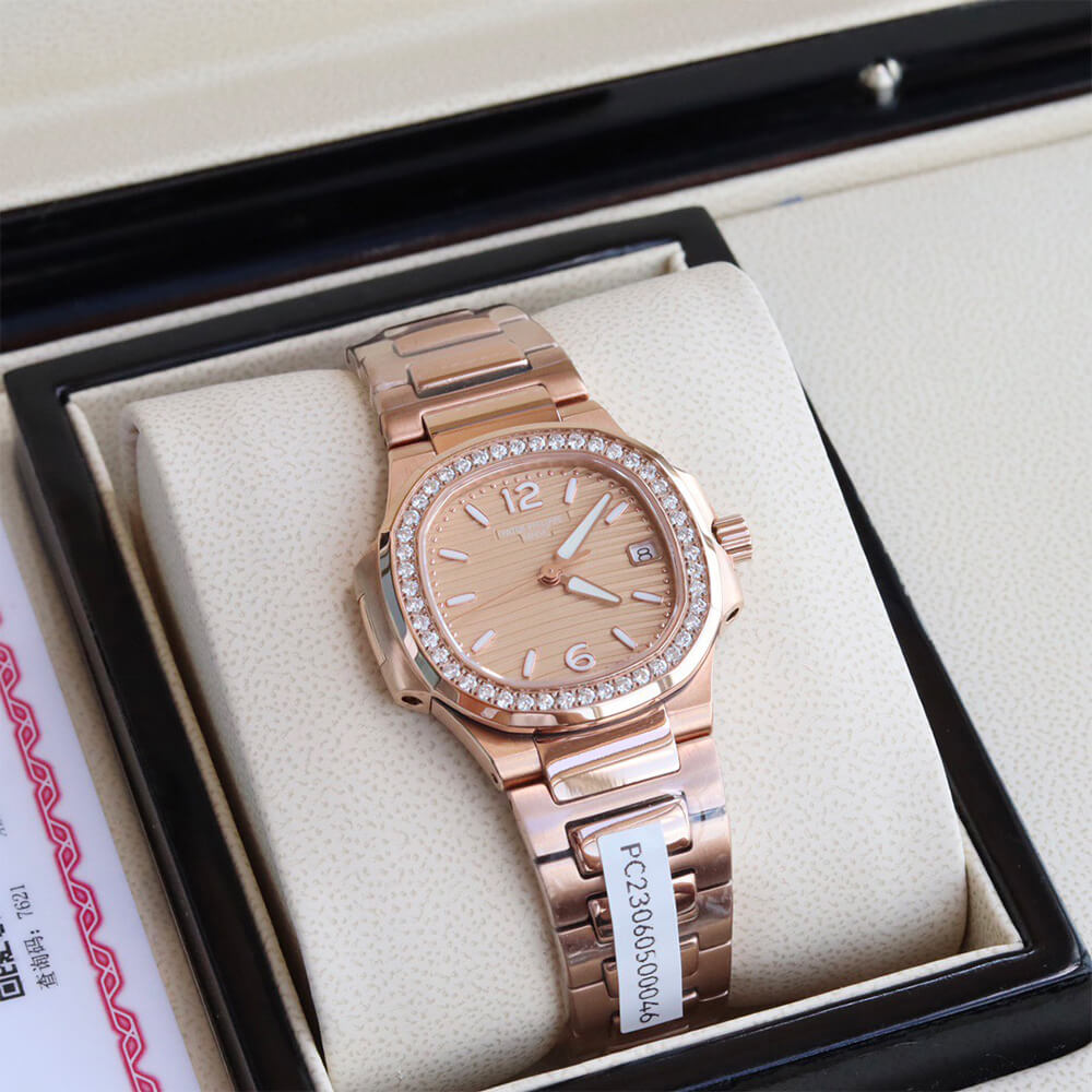 Patek Philippe Nautilus 7010/1R - Replica Luxury Bags™