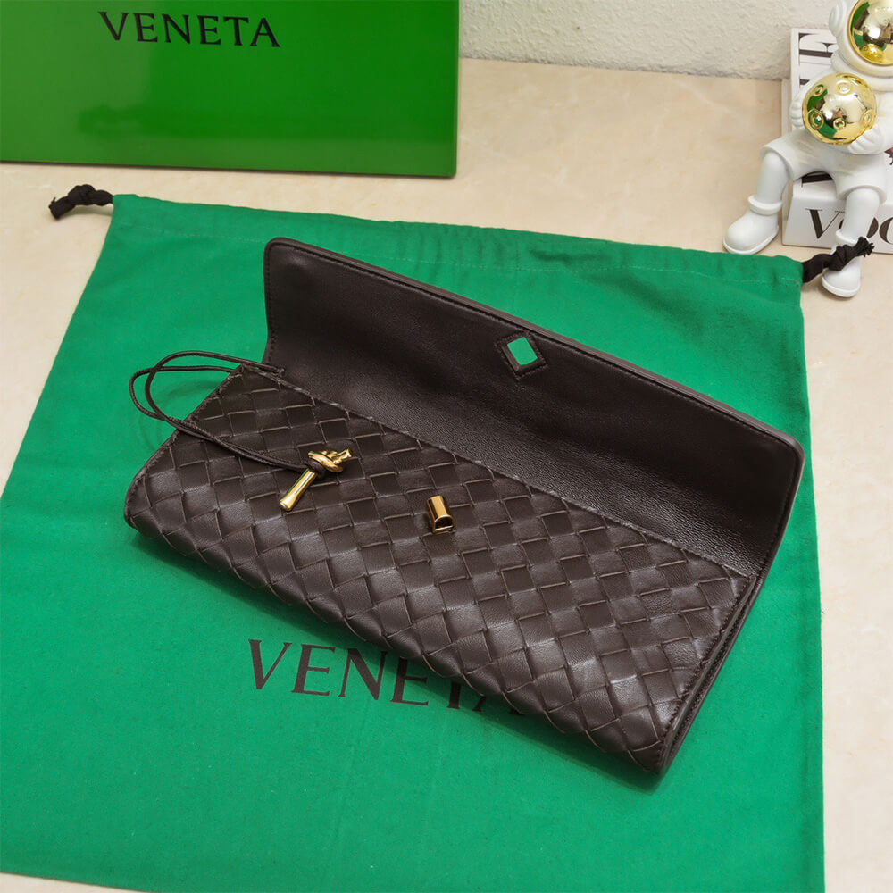 Bottega Veneta Andiamo Clutch Bag - Replica Luxury Bags™