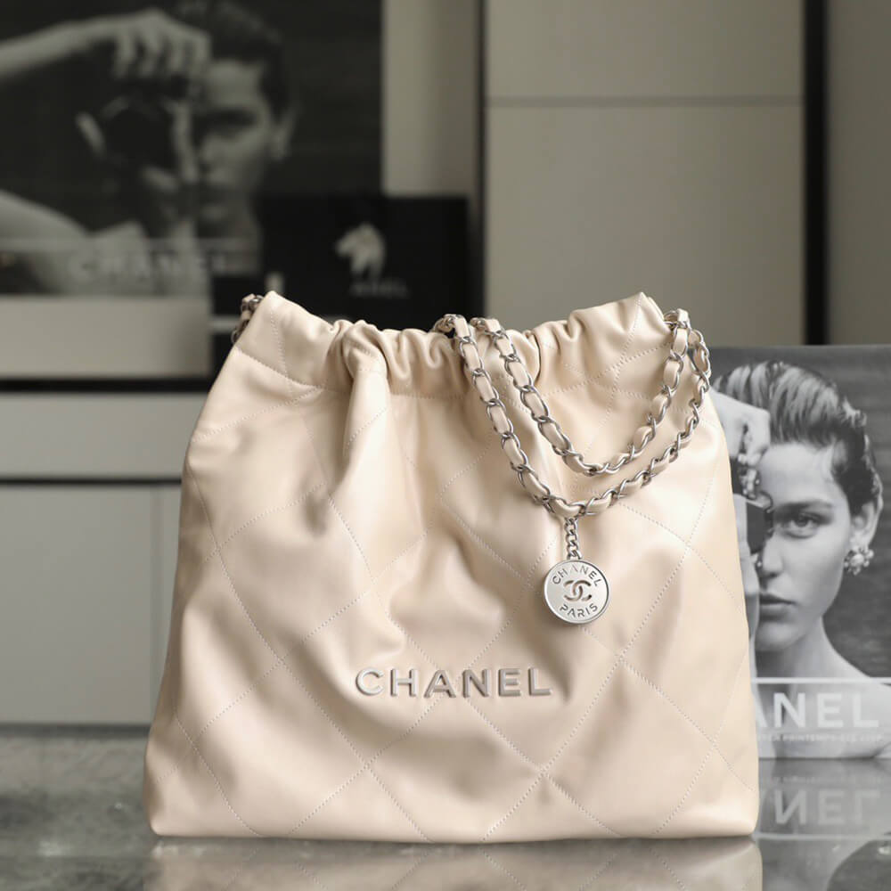 Chanel 22 Handbag - Replica Luxury Bags™