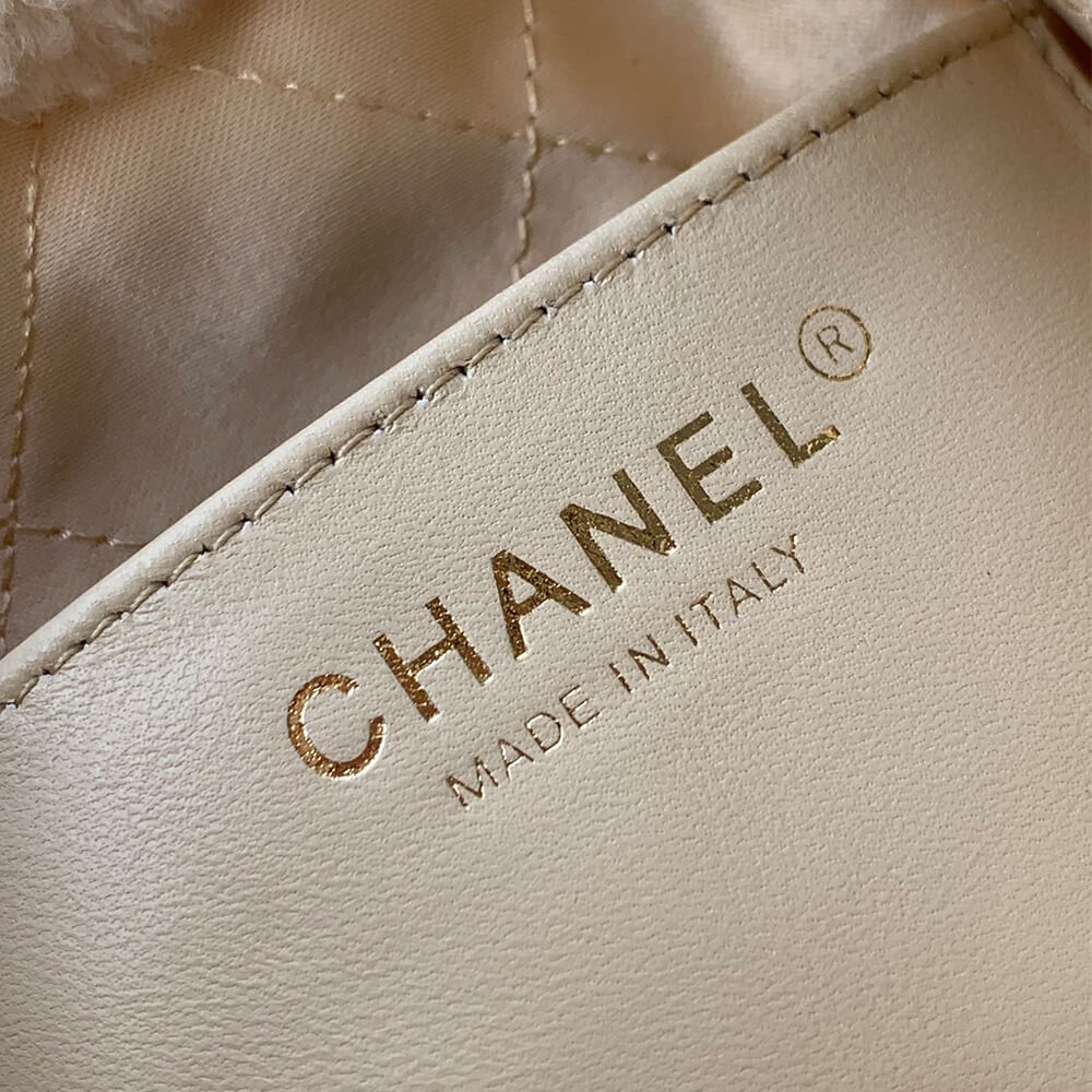 Chanel 22 Mini Handbag - Replica Luxury Bags™