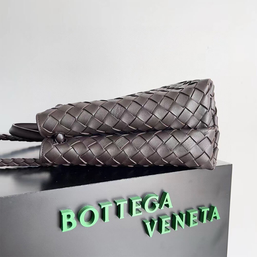 Bottega Veneta Medium Andiamo Bag - Replica Luxury Bags™