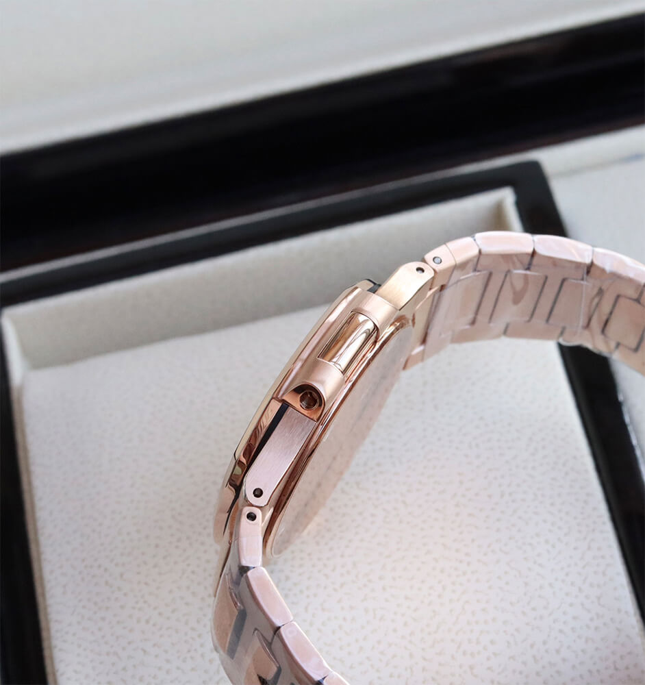 Patek Philippe Nautilus 7010/1R - Replica Luxury Bags™