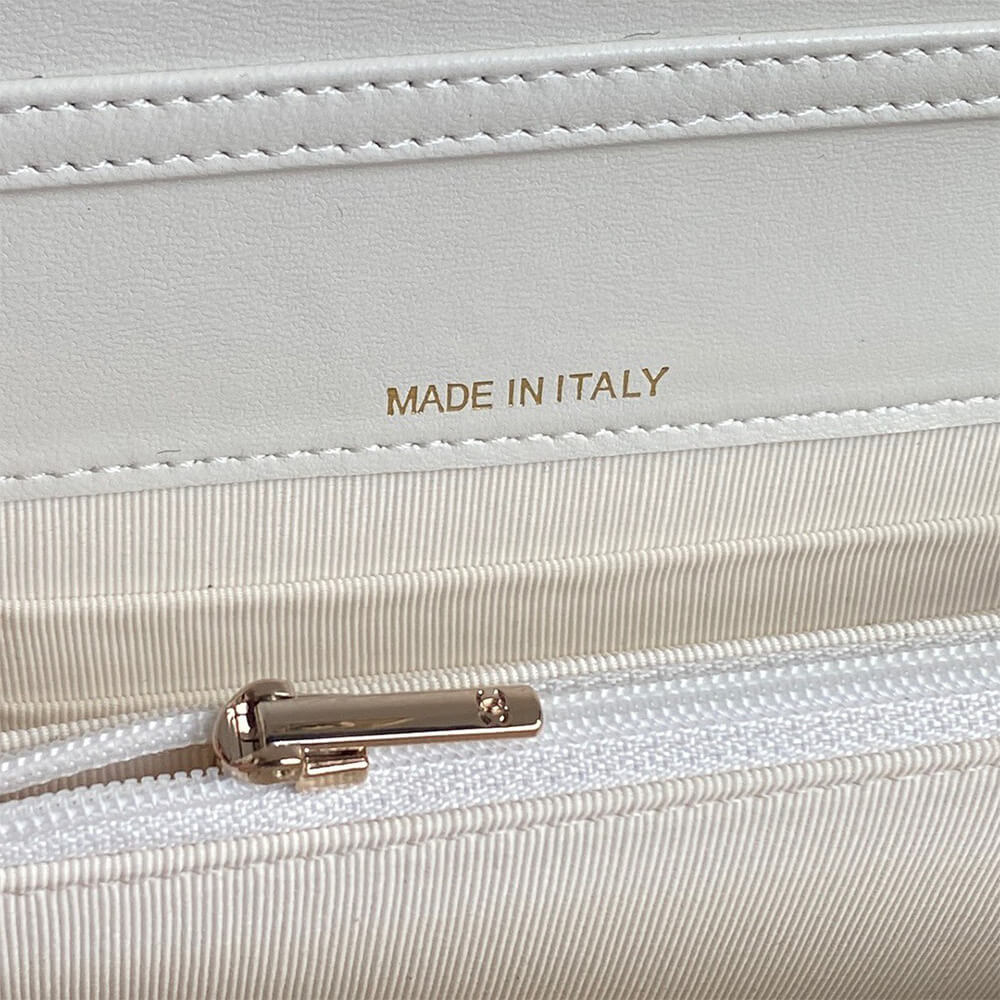 Chanel Clutch Bag With Chain - Replica Luxury Bags™