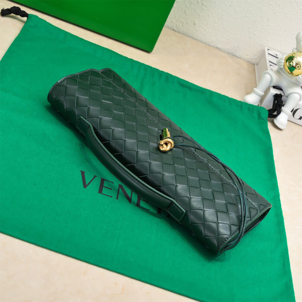 Bottega Veneta Andiamo Clutch Bag - Replica Luxury Bags™