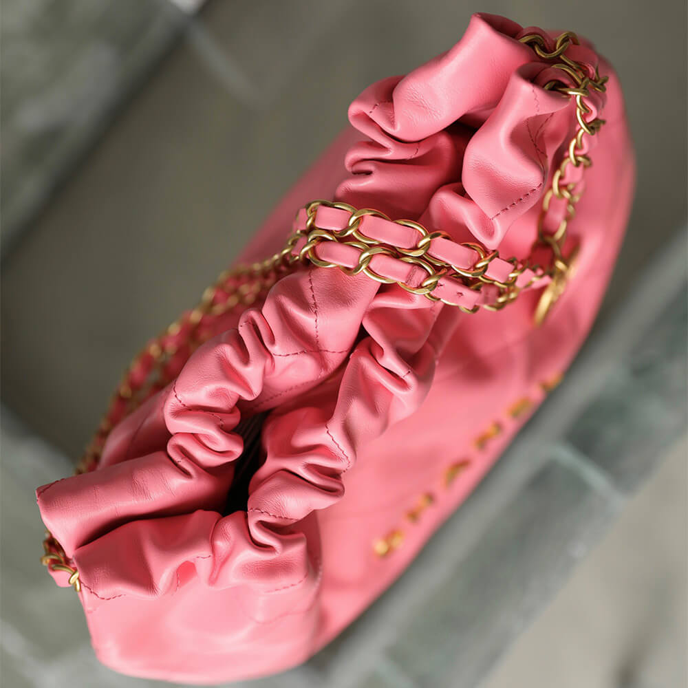 Chanel 22 Small Handbag - Replica Luxury Bags™