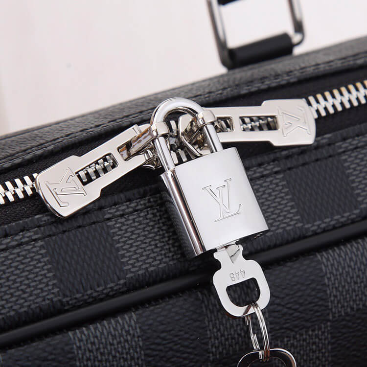 LV Porte-Documents Voyage PM Bag - Replica Luxury Bags™
