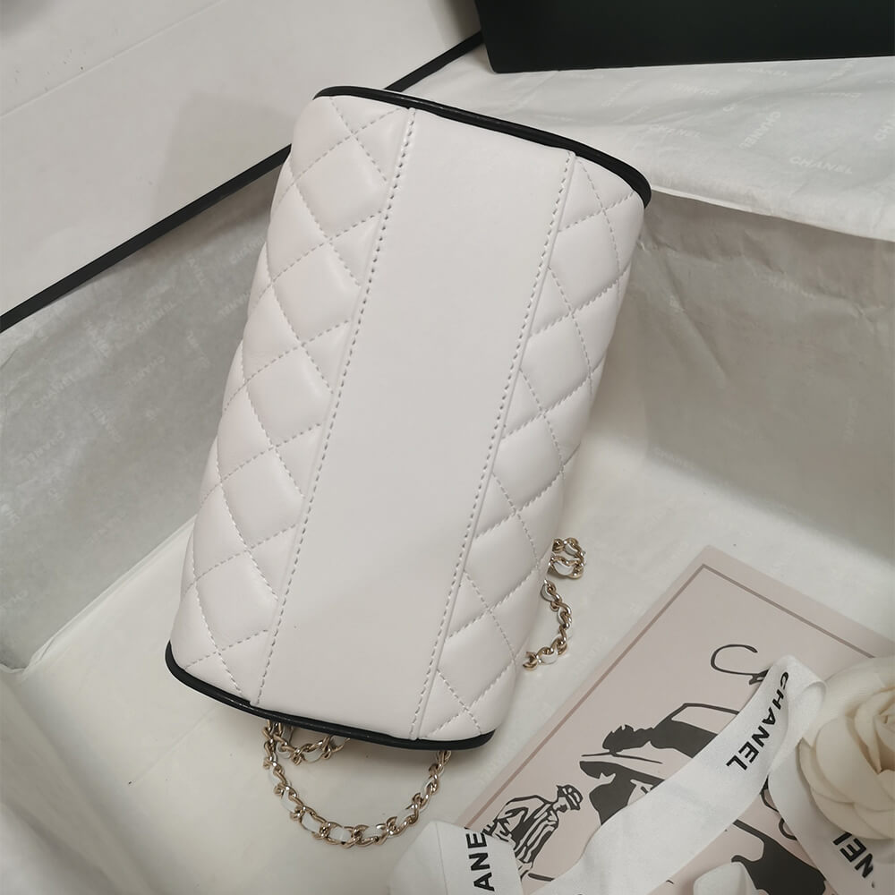 Chanel Clutch Bag with Chain - Replica Luxury Bags™