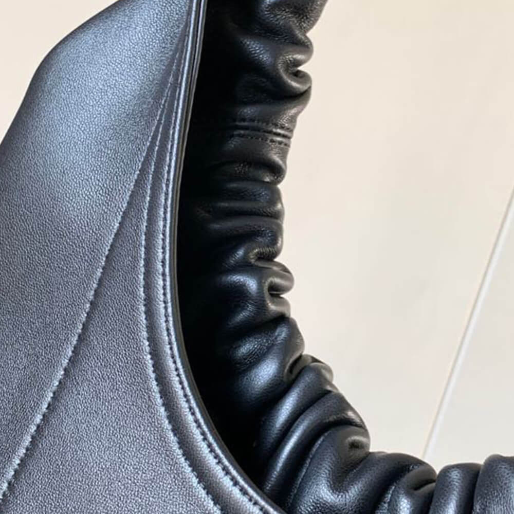 Loewe Medium Squeeze bag in nappa lambskin - Replica Luxury Bags™