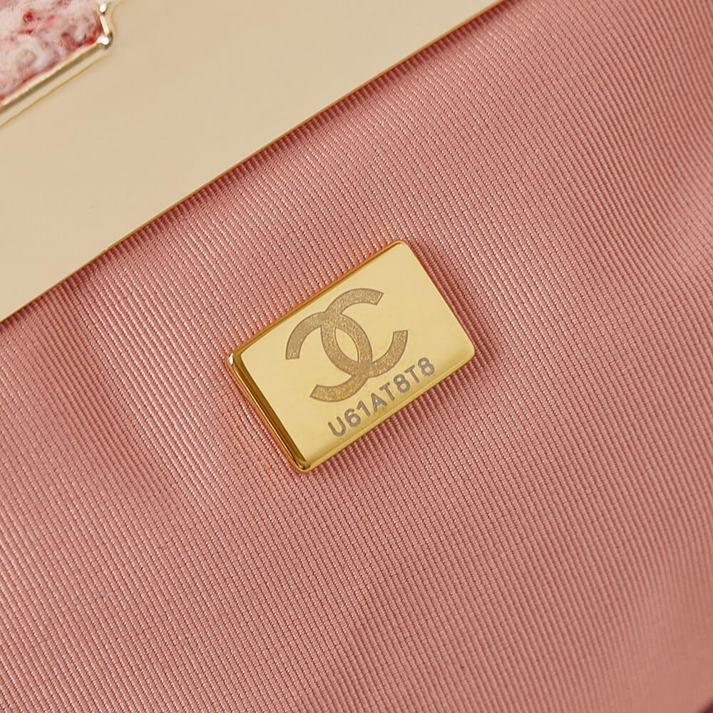 Chanel Clutch Bag with Chain - Replica Luxury Bags™