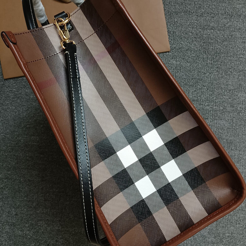 Burberry Medium Freya Tote Bag - Replica Luxury Bags™