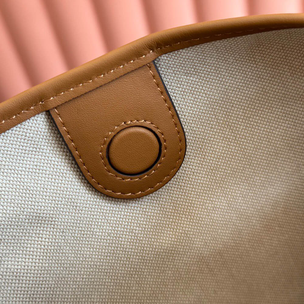 Gucci B Medium Shoulder Bag - Replica Luxury Bags™