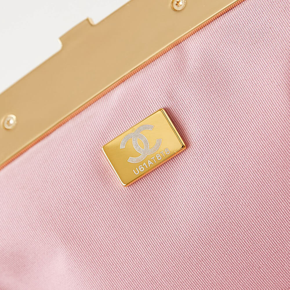 Chanel Clutch Bag in Pink - Replica Luxury Bags™