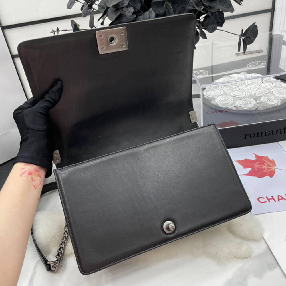 Large Boy Chanel Handbag - Replica Luxury Bags™