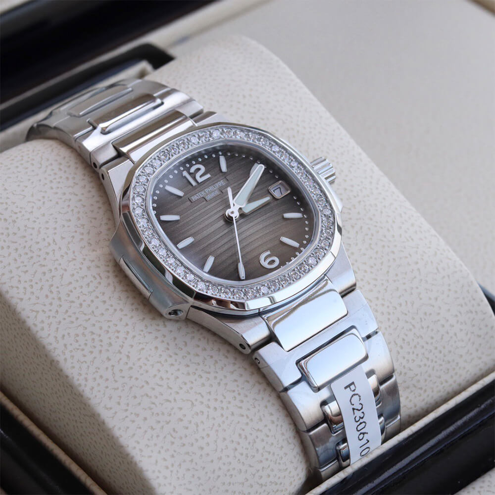 Patek Philippe Nautilus 7010/1R - Replica Luxury Bags™