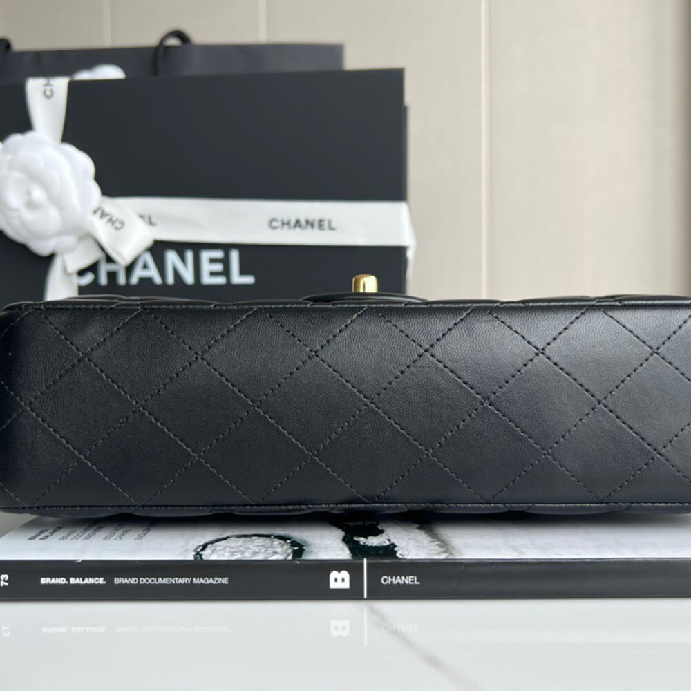 Chanel Classic Flap Handbag - Replica Luxury Bags™