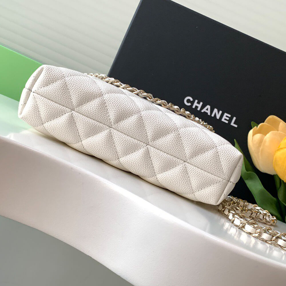 Chanel Classic Clutch Bag with Chain - Replica Luxury Bags™