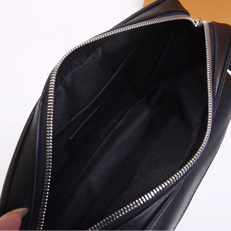 LV Outdoor Messenger Men's Bag - Replica Luxury Bags™