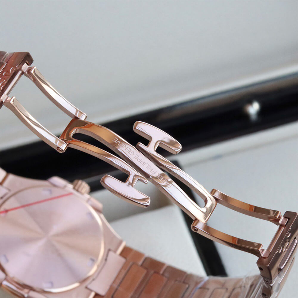 Patek Philippe Nautilus 7010/1R - Replica Luxury Bags™