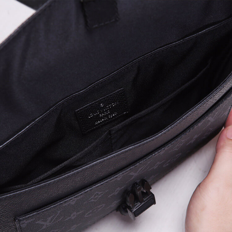 LV Outdoor Flap Messenger Bag - Replica Luxury Bags™