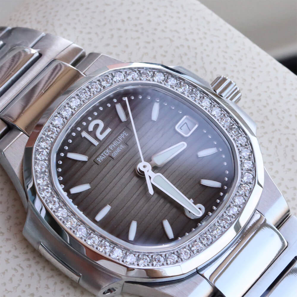 Patek Philippe Nautilus 7010/1R - Replica Luxury Bags™