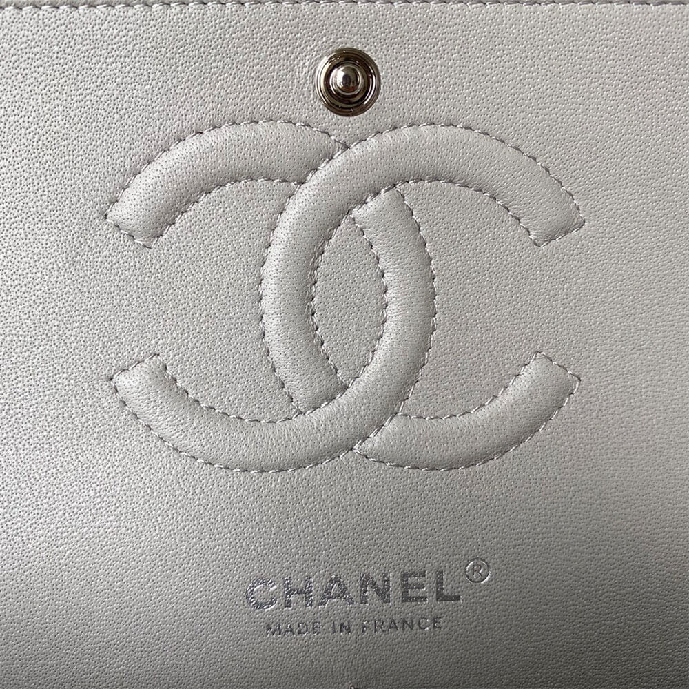 Chanel Classic Flap Handbag - Replica Luxury Bags™