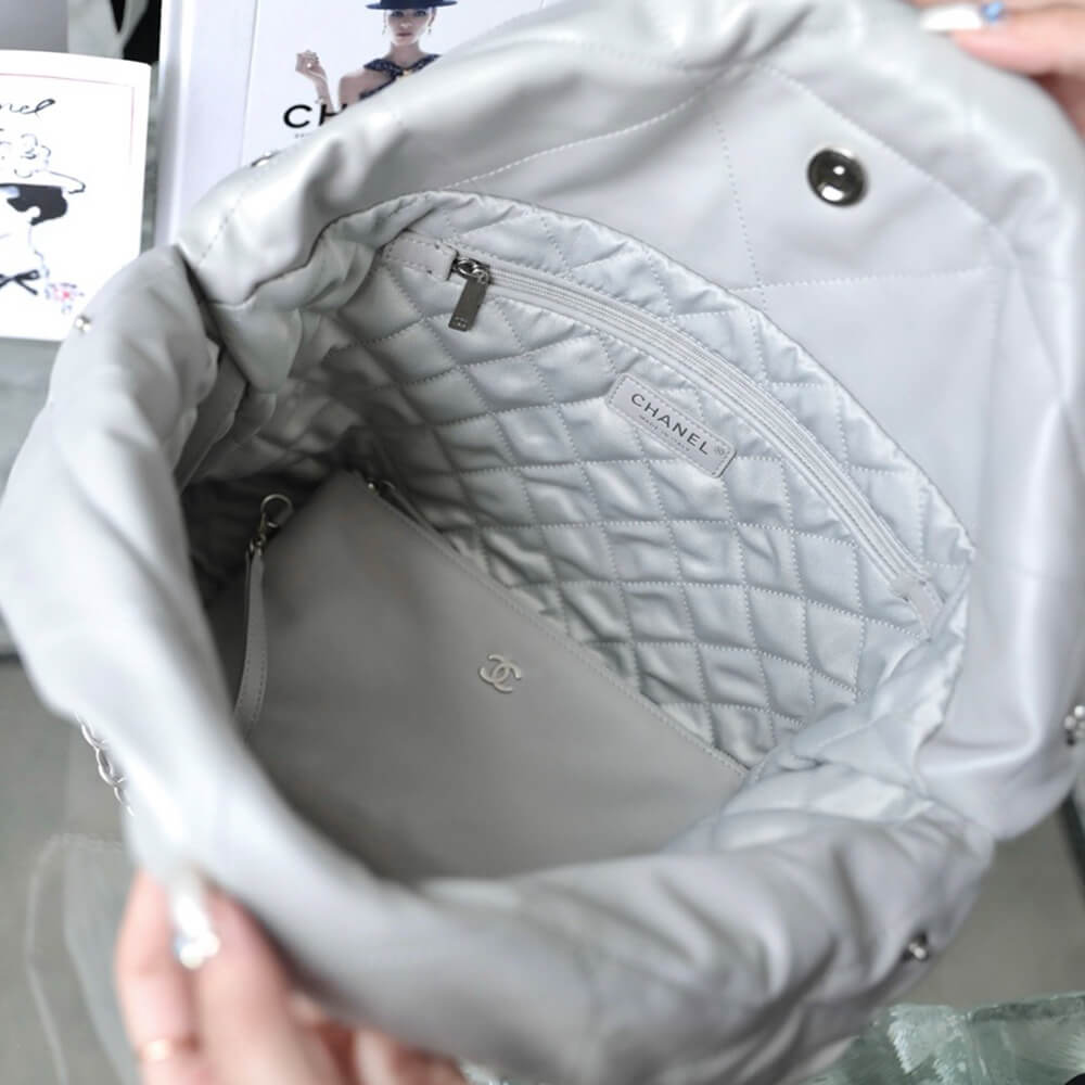 Chanel 22 Handbag - Replica Luxury Bags™