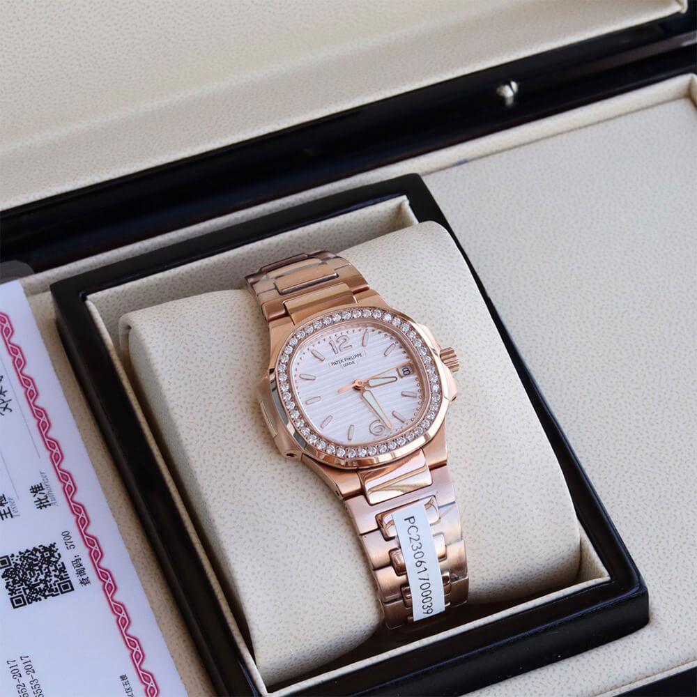 Patek Philippe Nautilus 7010/1R - Replica Luxury Bags™