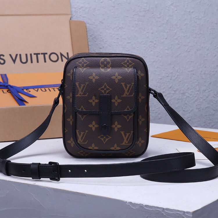 LV Christopher Wearable Wallet Bag - Rep Fashion™