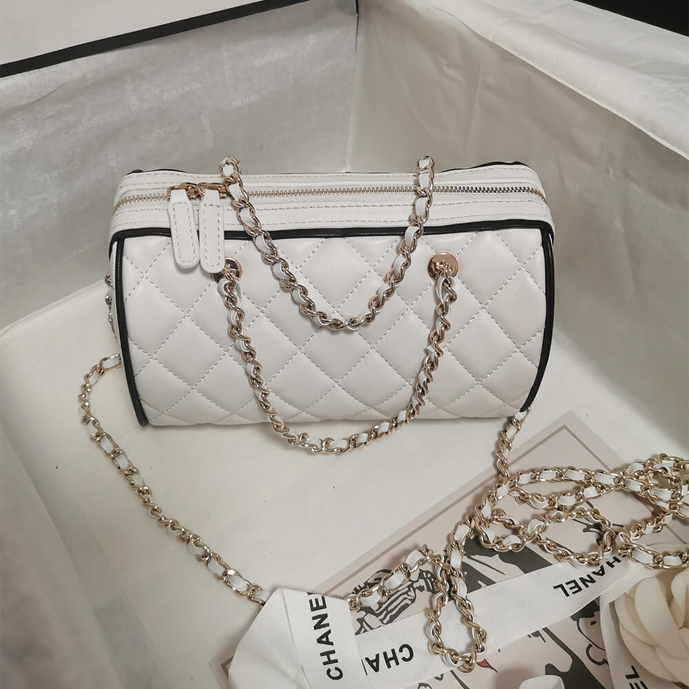 Chanel Clutch Bag with Chain - Replica Luxury Bags™