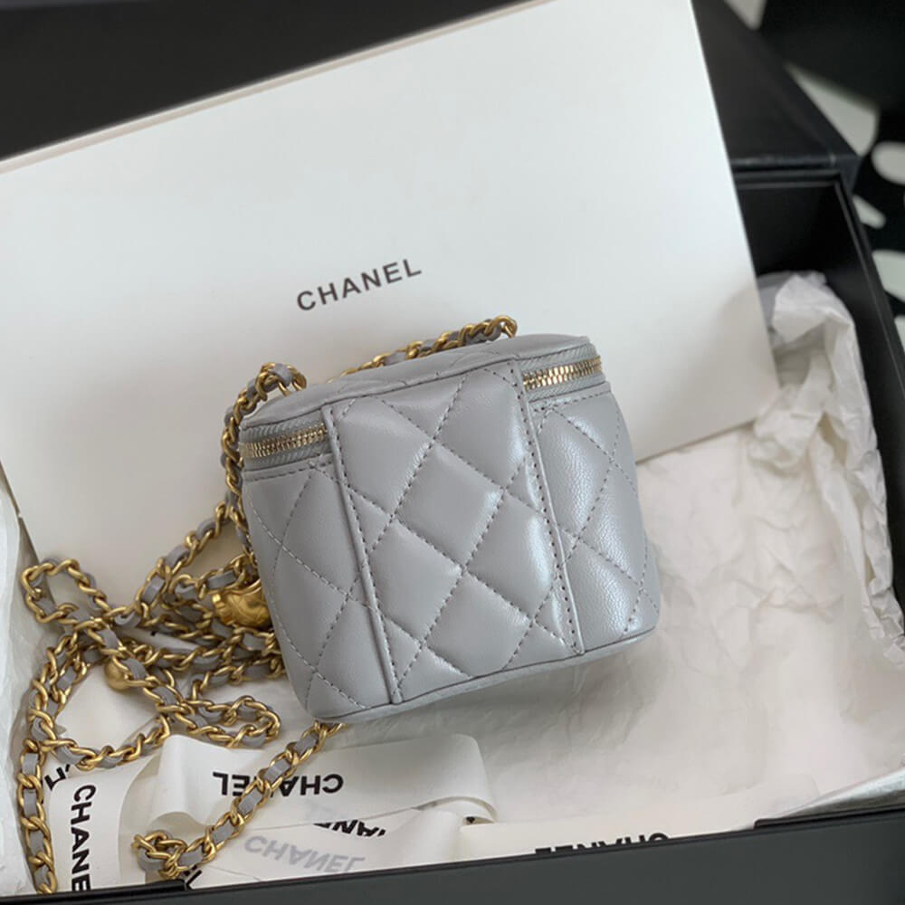 Chanel Quilted Pearl Crush Mini Vanity Case Bag - Replica Luxury Bags™