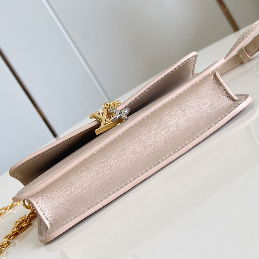 Wallet On Chain LV Bloom Bag - Replica Luxury Bags™