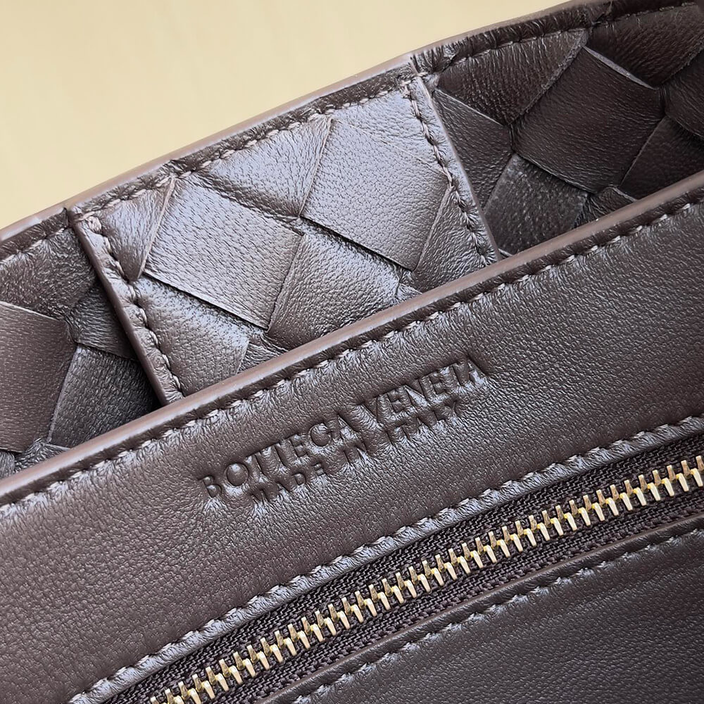 Bottega Veneta Medium Andiamo Bag - Replica Luxury Bags™