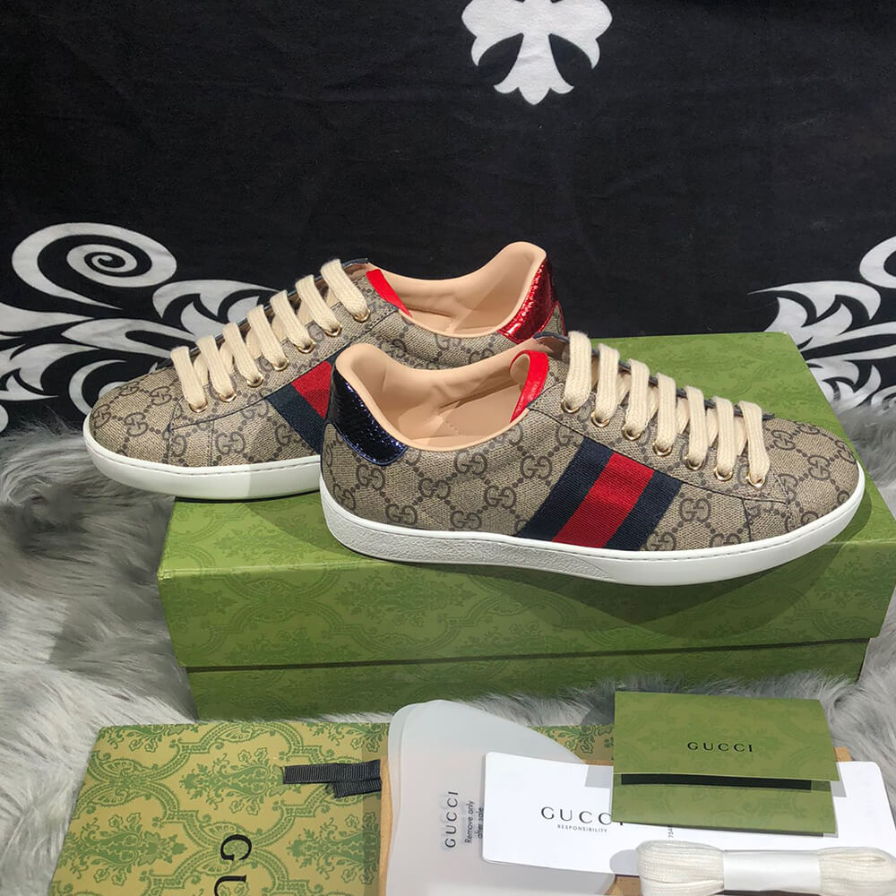 Gucci Ace GG Supreme Sneaker with Bees Shoes - Replica Luxury Bags™