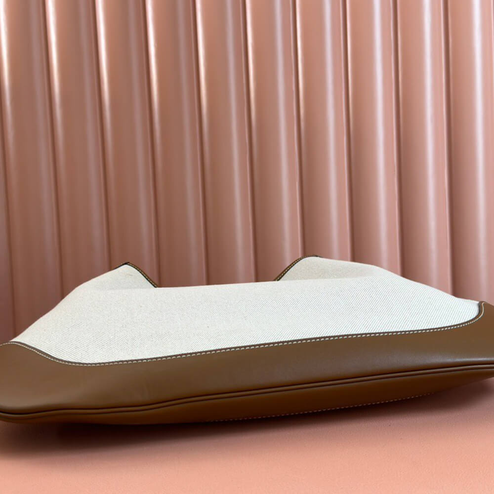 Gucci B Medium Shoulder Bag - Replica Luxury Bags™