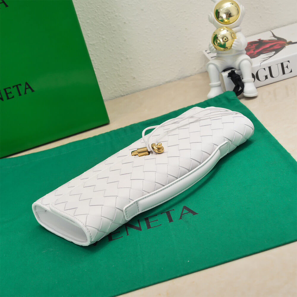 Bottega Veneta Andiamo Clutch Bag - Replica Luxury Bags™