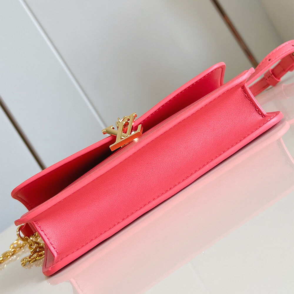 Wallet On Chain LV Bloom Bag - Replica Luxury Bags™