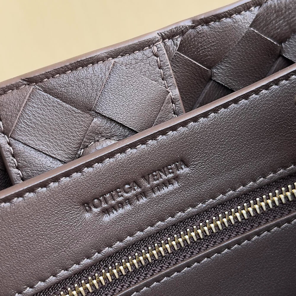 Bottega Veneta Small Andiamo Bag - Replica Luxury Bags™