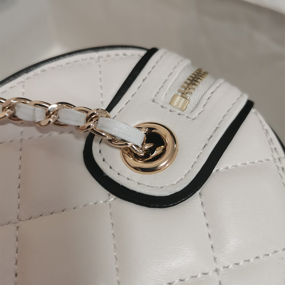 Chanel Clutch Bag with Chain - Replica Luxury Bags™