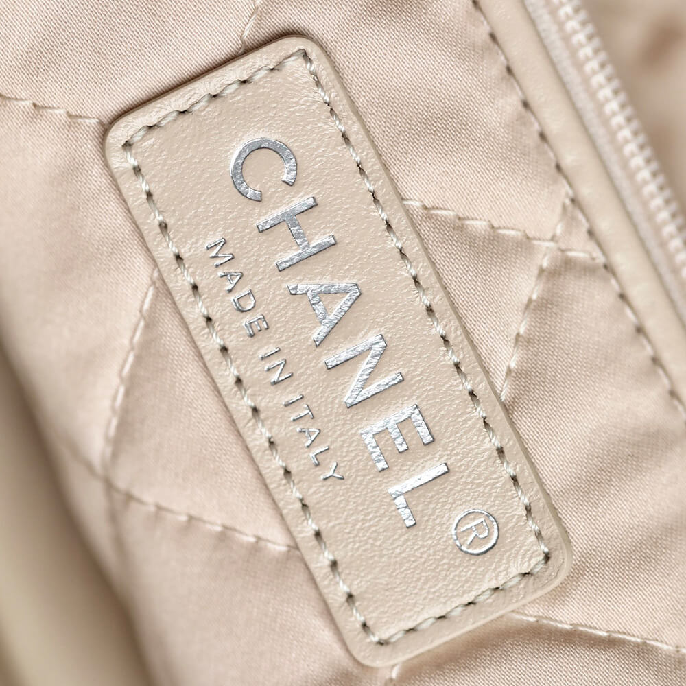 Chanel 22 Handbag - Replica Luxury Bags™