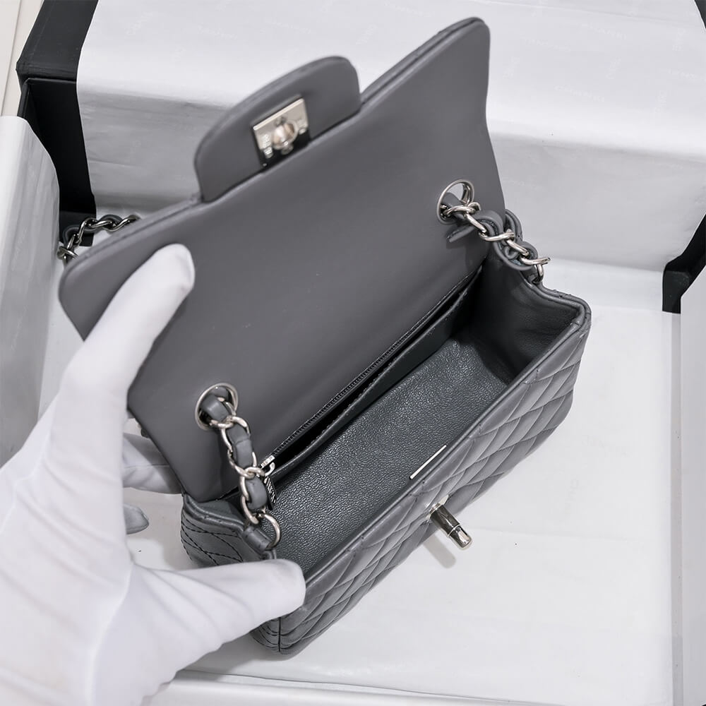 Chanel Mini Flap Bag - Replica Luxury Bags™