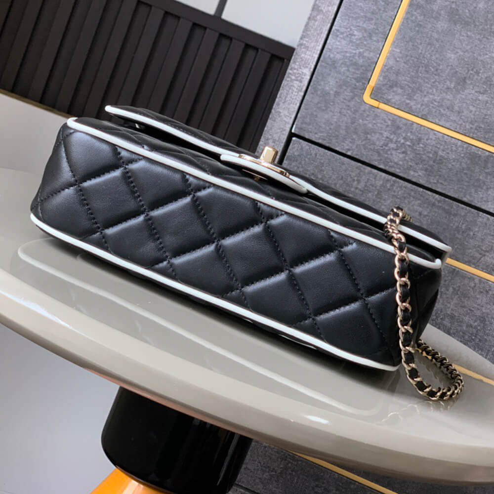 Chanel Small Flap Bag - Replica Luxury Bags™