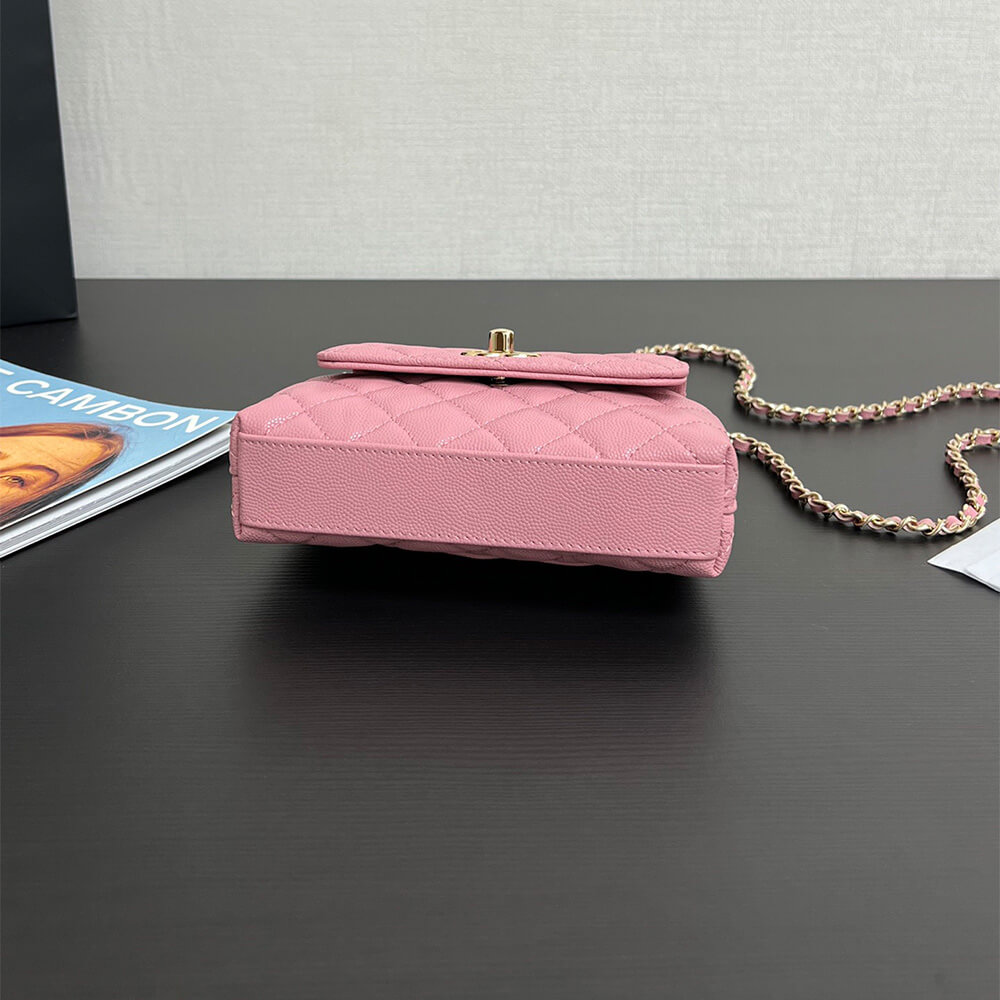 Chanel Clutch Bag in Pink with Chain and Top Handdle - Replica Luxury Bags™