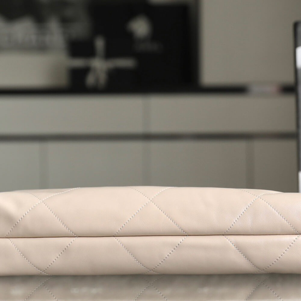 Chanel 22 Handbag - Replica Luxury Bags™