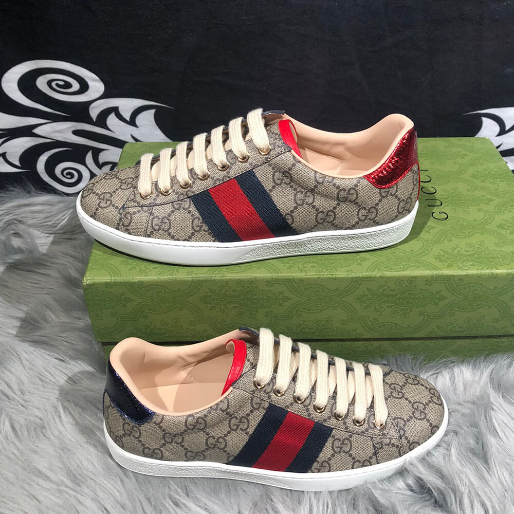 Gucci Ace GG Supreme Sneaker with Bees Shoes - Replica Luxury Bags™